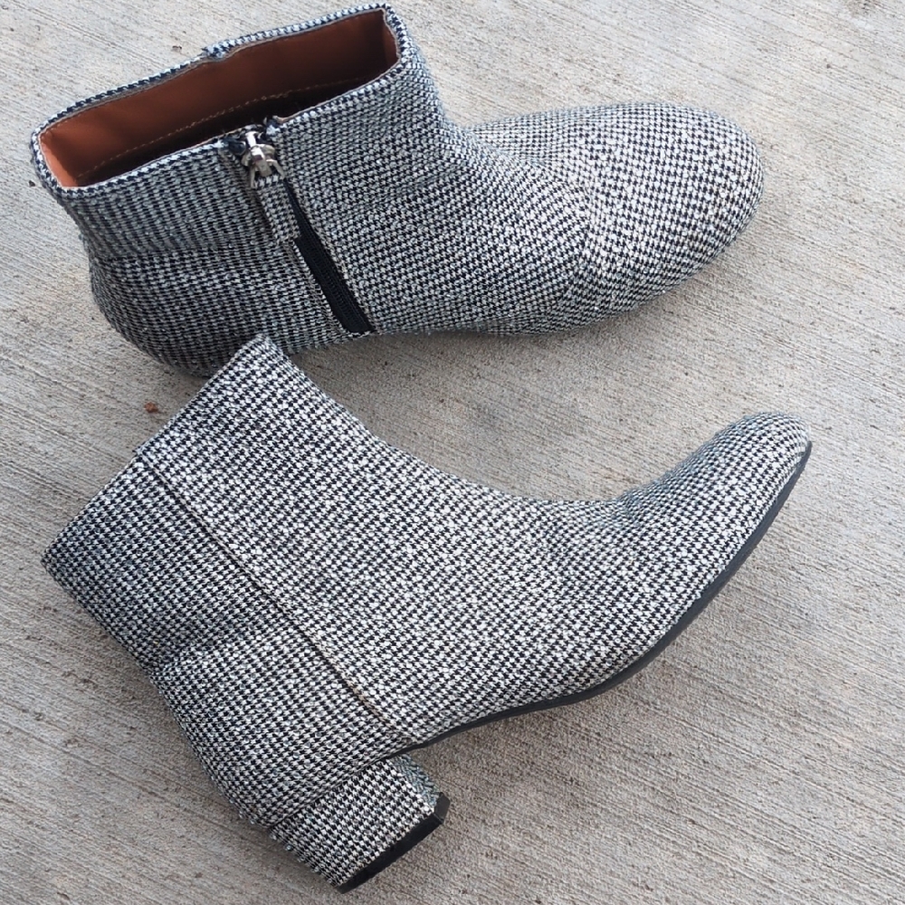 MIA Women's Houndstooth Rhinestone Heeled Booties‎ Size 5